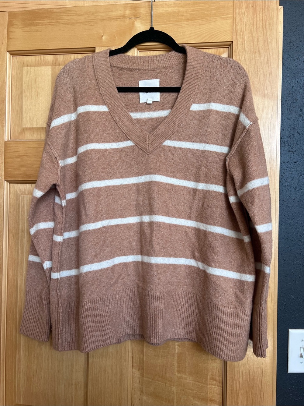 Aerie Cozy V-Neck Striped Sweater - Blush/Tan and White